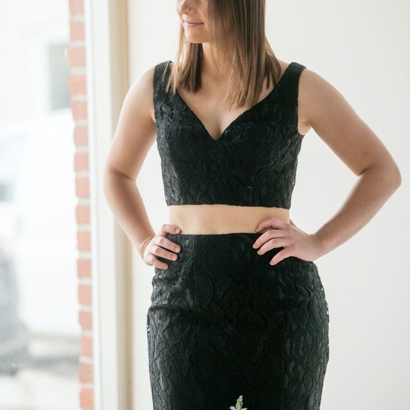 Sherri Hill Floral Two-Piece Gown - Picture 4 of 9